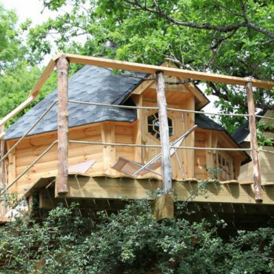 cabane arbre perchée
