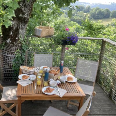 DEJEUNER cabane perchée