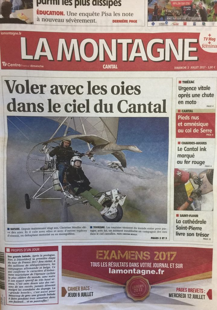 Voler Avec les Oies dans la montagne Cantal