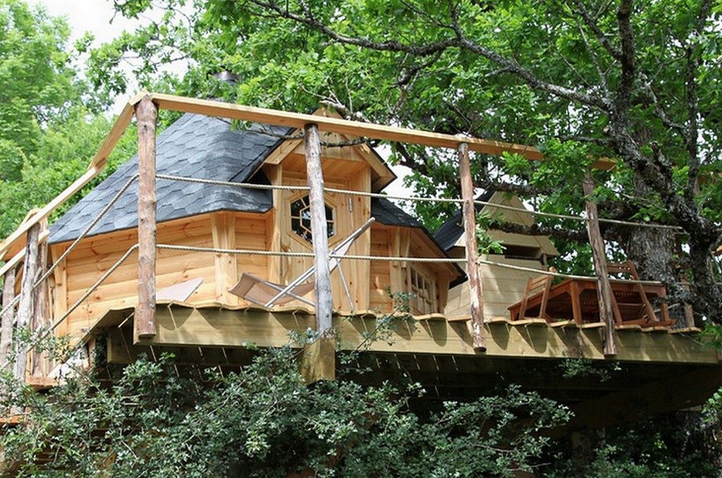 cabane arbre nonnette cantal Auvergne