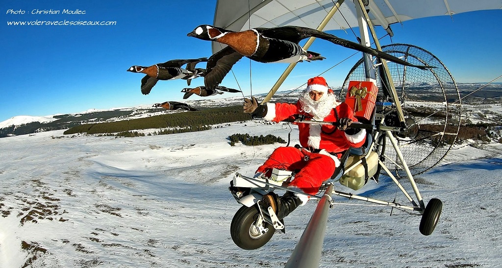 Père Noël vol ULM oies cadeau